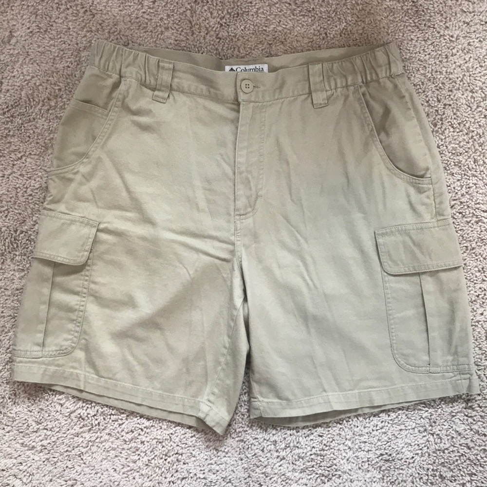 Columbia men’s khaki shorts